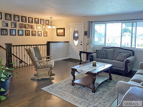 2nd image of 554 N Park Ave