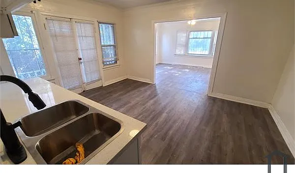 1643 E Imperial Hwy