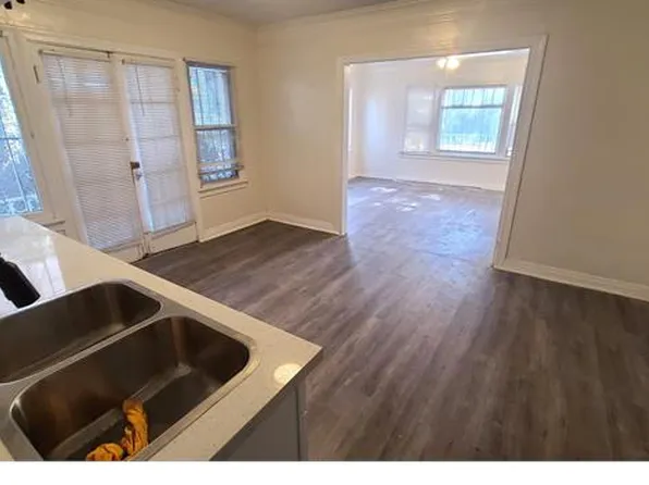 1643 E Imperial Hwy, Los Angeles, CA 90059