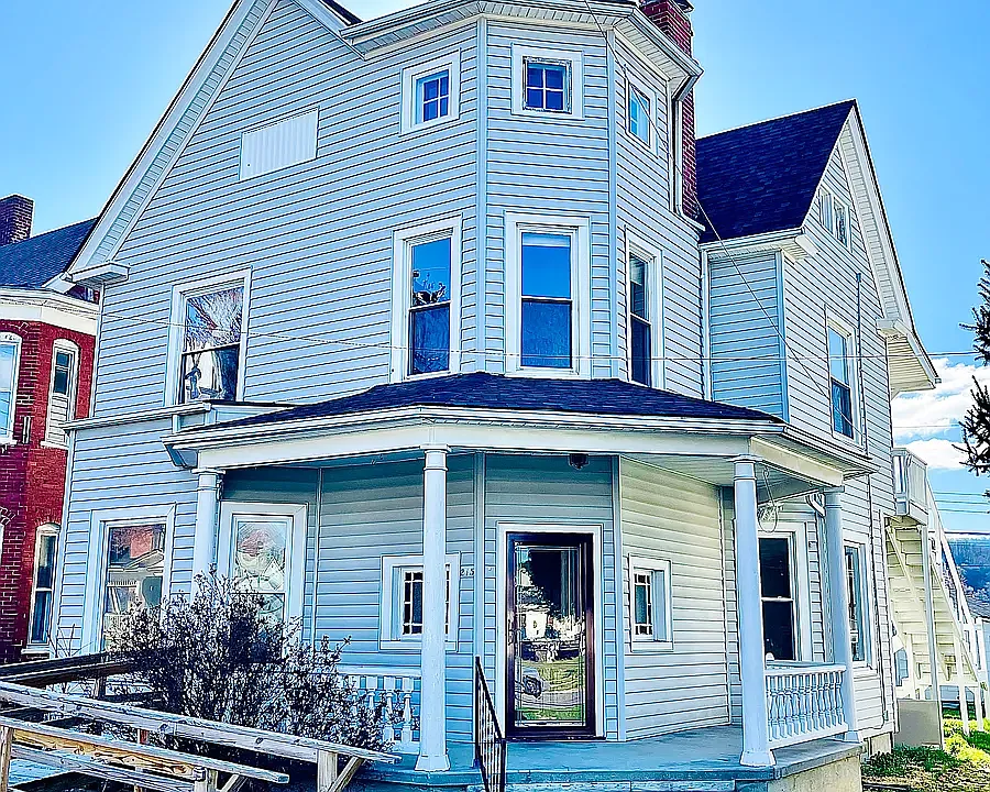 215 E Prospect St