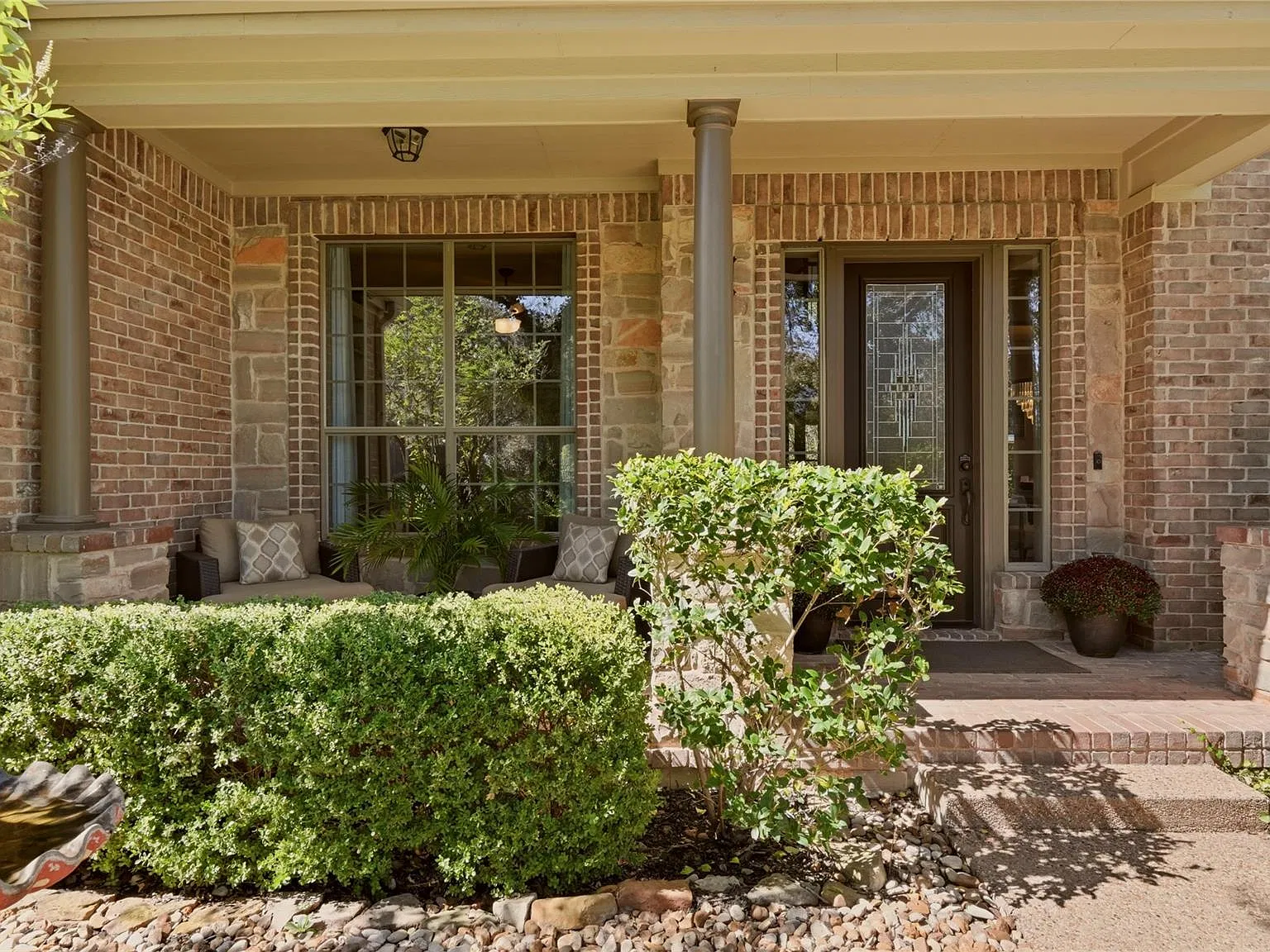 5 bed, 4.0 bath, 4413 sqft, $7,950 — Photo 4