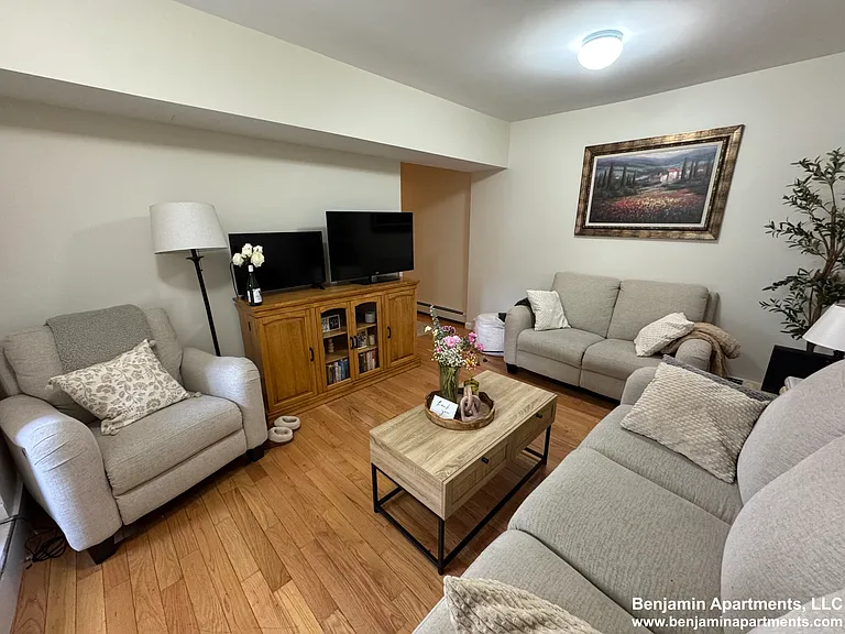 1640 Commonwealth Ave #10 — Photo 3