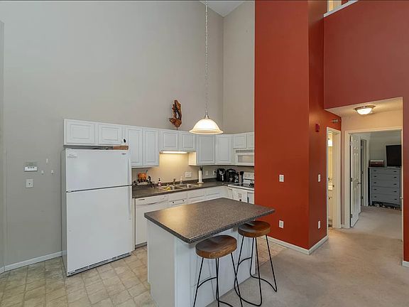 4th image of 1976 29th Pl NW APT 206