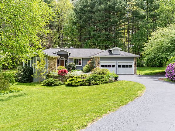 3rd image of 418 Jacamar Way