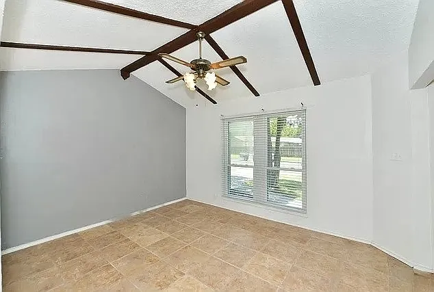 505 Oak Dr — Photo 8