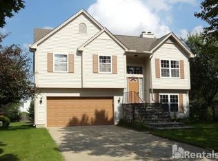 983 Huntclub Blvd, Auburn Hills, MI 48326