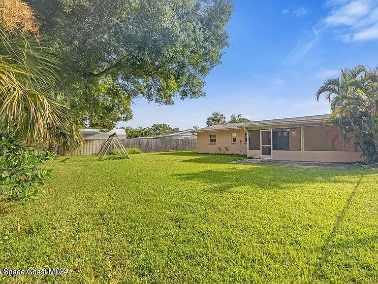 1812 Oakwood Dr — Photo 12