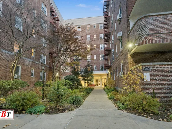 915 East 17th Street image 2 of 29