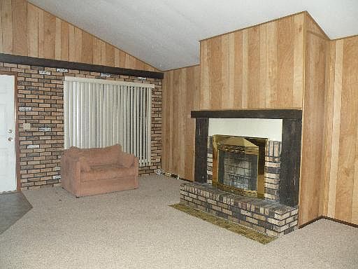 1st image of 1211 Briar Ln