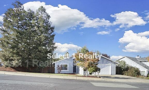 3rd image of 4066 S Royal Links Cir