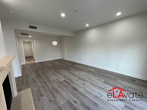 4th image of 147 S Doheny Dr #97392ae8f