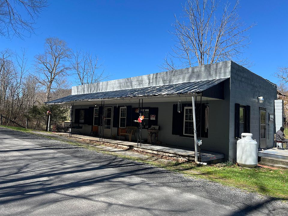 1st image of 7844 Knobs Rd