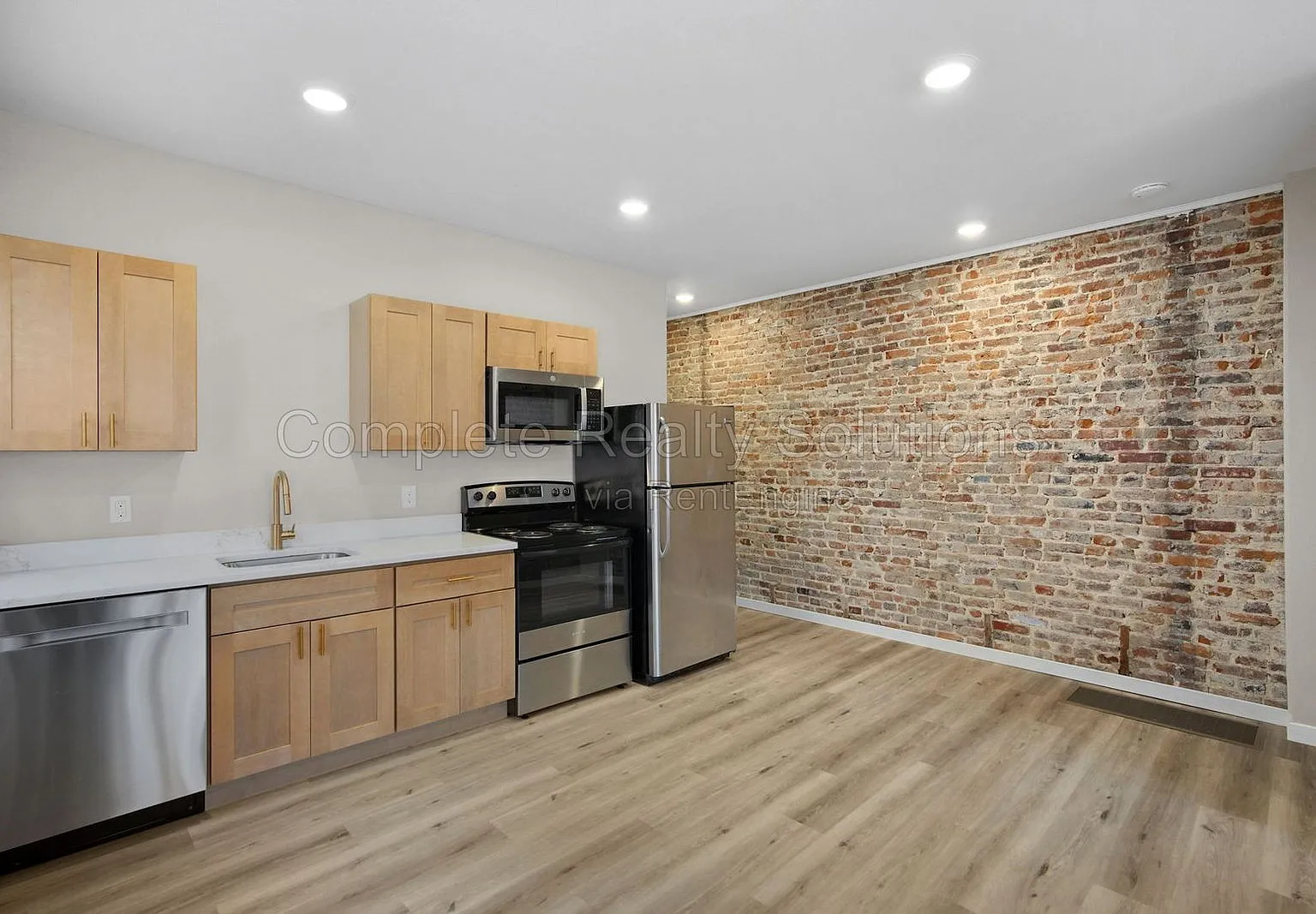 2 bed, 2.0 bath, 930 sqft, $1,350 — Photo 1