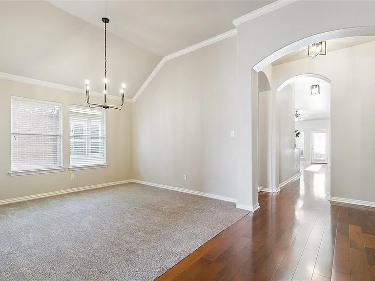 8648 Marion Dr — Photo 2