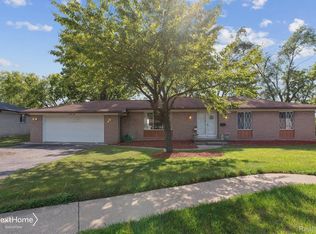 99 Potter Dr, Belleville, MI 48111