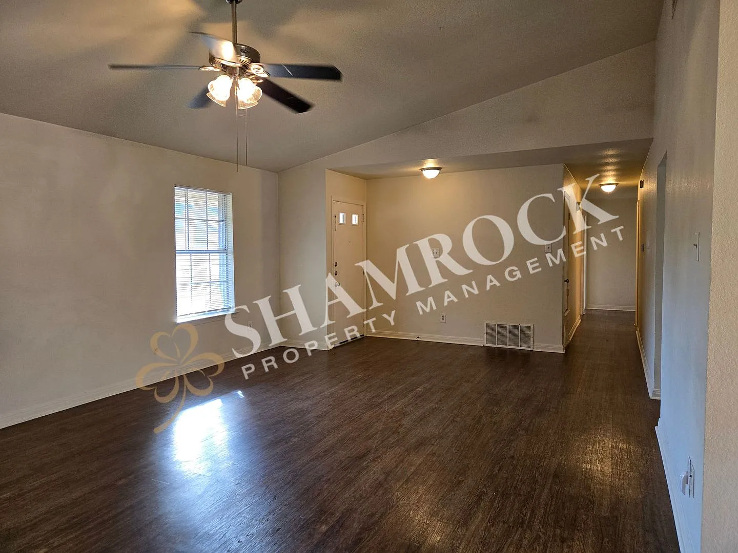 Hewitt 3-Bedroom — Photo 3