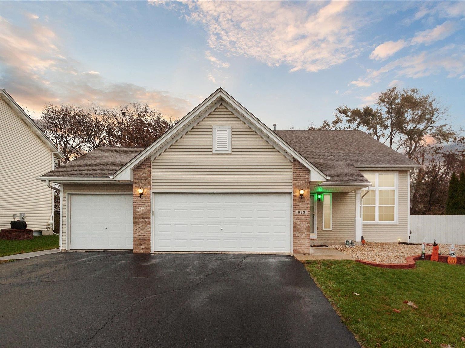 633 Winfield Dr, South Beloit, IL 61080 MLS 202306602 Zillow