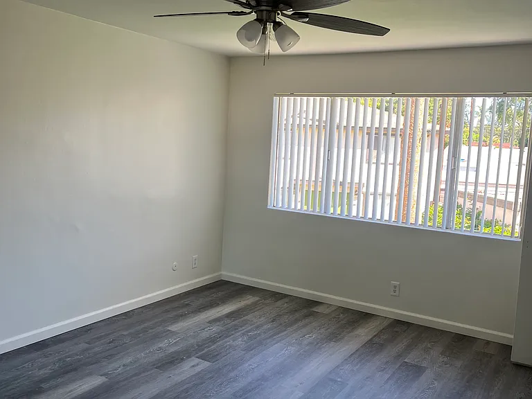 137 N Stanford Ave #D — Photo 4
