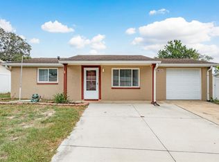 9826 Rainbow Ln, Port Richey, FL 34668