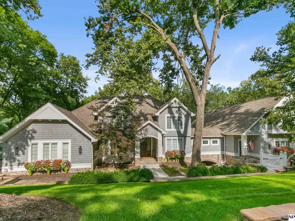 6026 Country Club Oaks Pl, Omaha, NE 68152