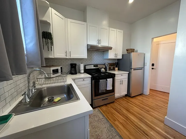 1672 S Harvard Blvd — Photo 26