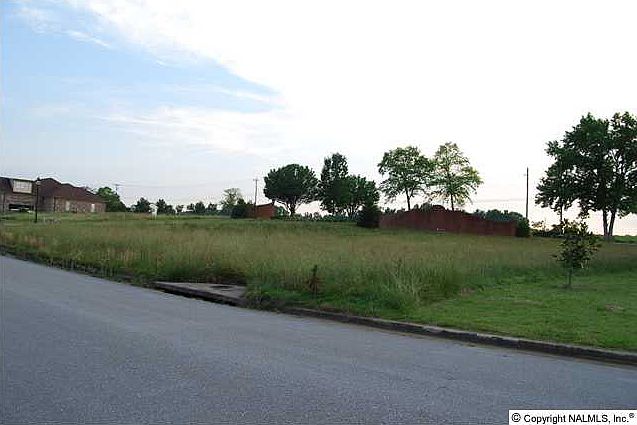 2nd image of Wentworth Dr