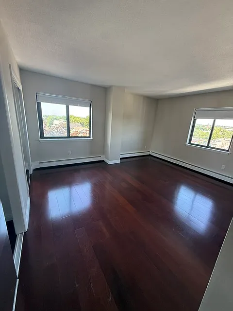 2 bed, 950 sqft, $2,700 — Photo 3