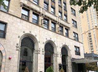 448 W Saint James Pl APT 1, Chicago, IL 60614