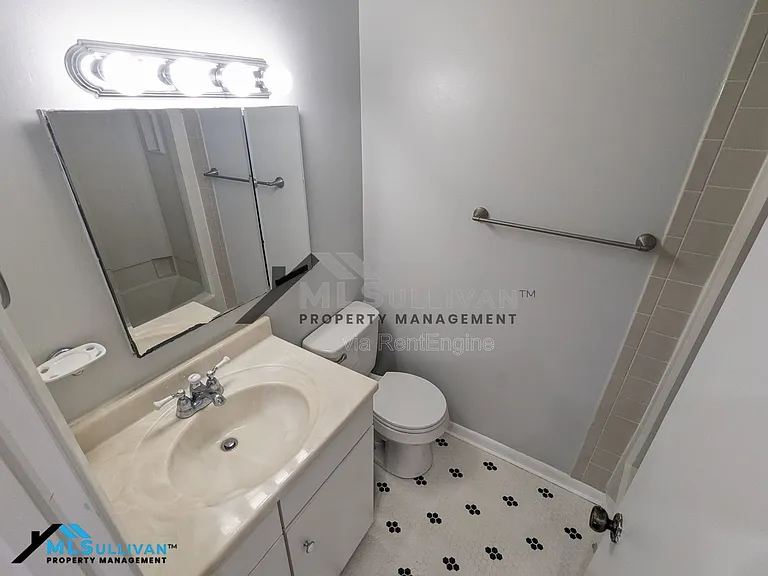 4100 Five Oaks Dr #41-1 — Photo 13