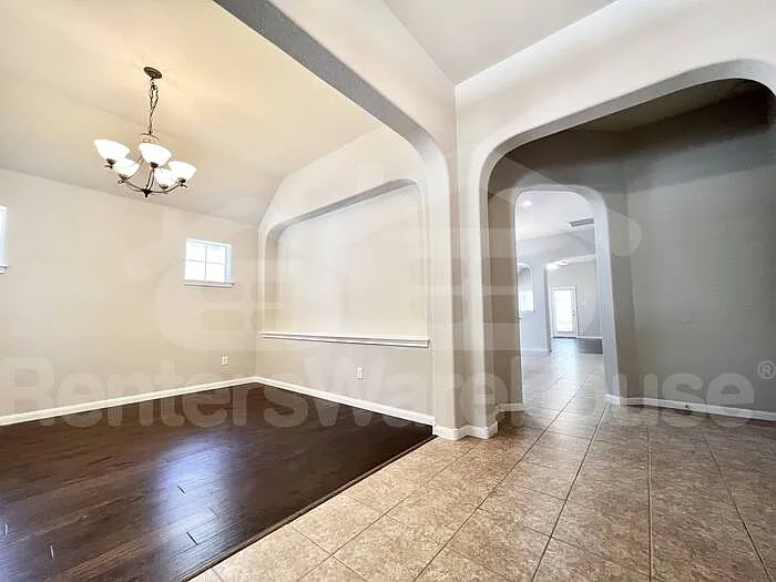2217 Westfalian Trl — Photo 12