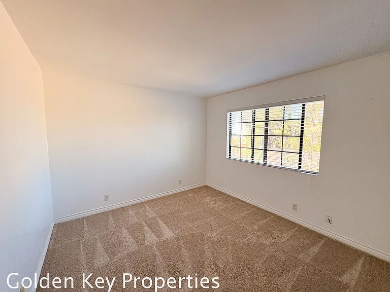 2475 Unicornio St — Photo 21