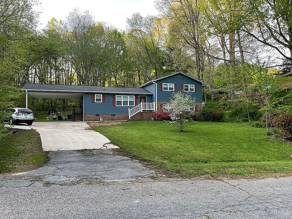 1st image of 11 Woodburn Dr