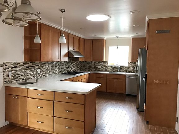 4th image of 1664 Samedra St