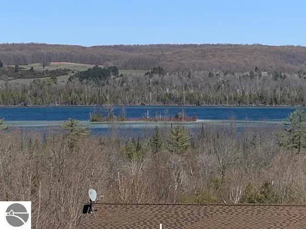 Island View Dr, Bellaire, MI 49615