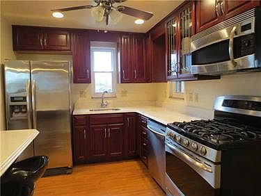 4th image of 453 Elaine Dr
