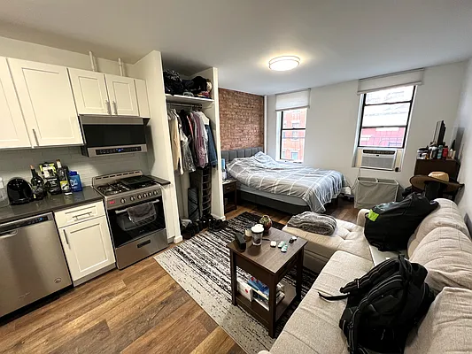 Rented by OvCo Realty | media 21