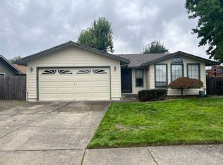 2280 Perri Pl, Medford, OR 97504