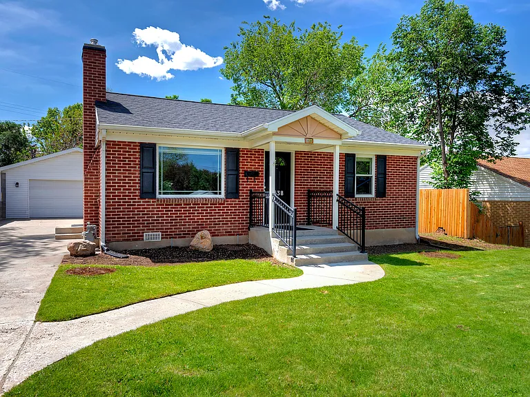2538 E Wilmington Ave — Photo 18