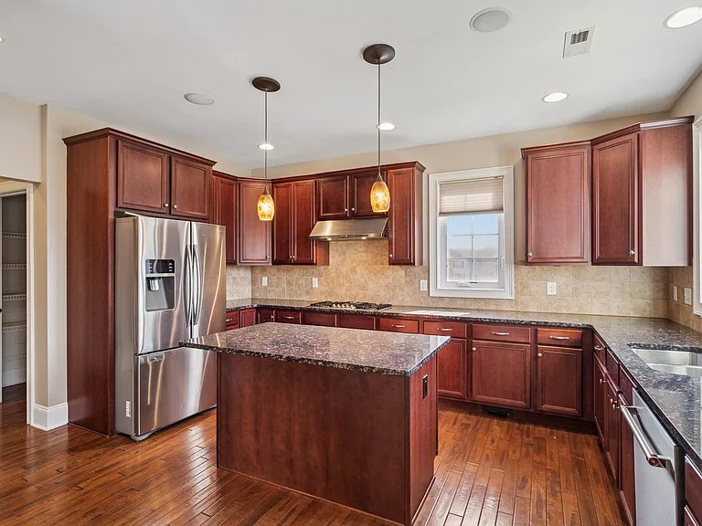 178 Pratt Ln — Photo 9