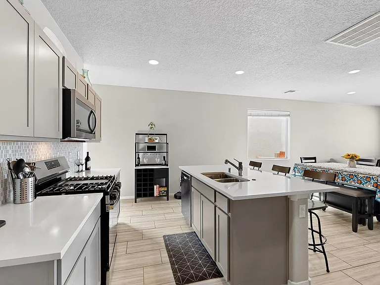 4823 Blackburn Rd NE — Photo 6