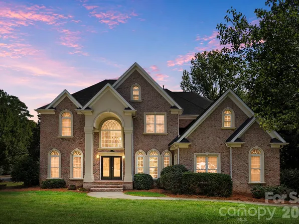 4224 Mountain Cove Dr, Charlotte, NC 28216