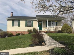 14 Williamsburg Ct, Littlestown, PA 17340