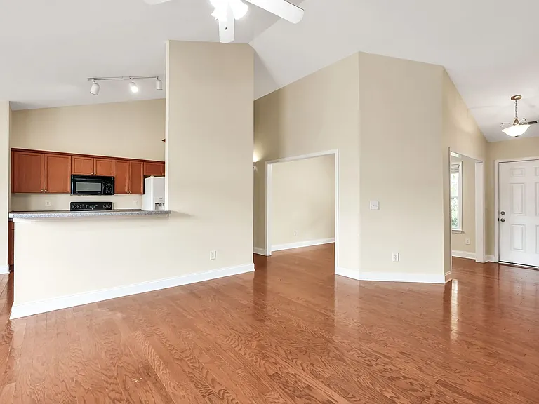 213 Whitehill Rd — Photo 10