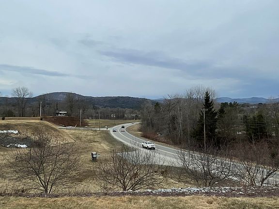 4th image of 33 Sunset Hill Road