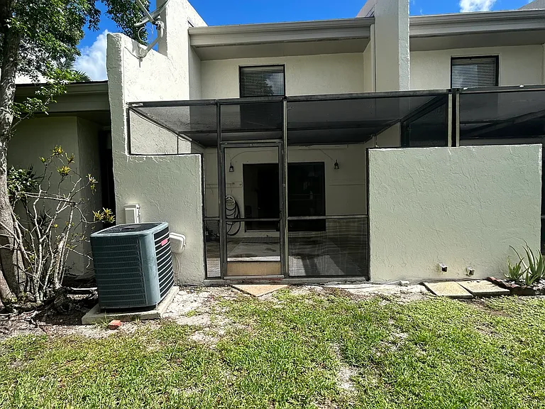 9884 NW 15th St — Photo 25