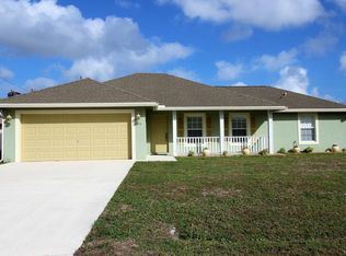 555 SW Lakota Ave, Port Saint Lucie, FL 34953