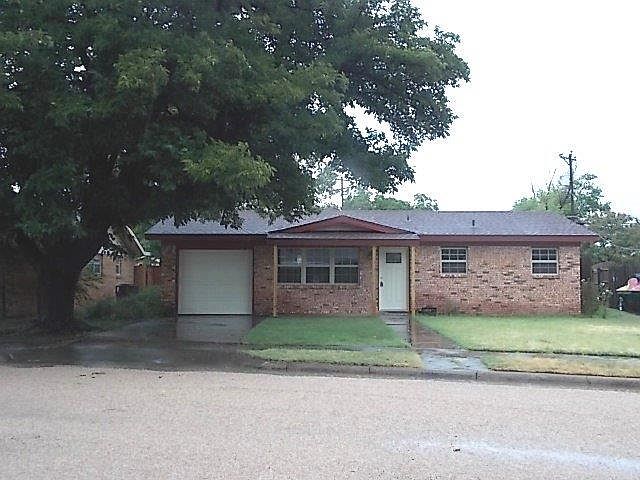 1st image of 703 6th Pl
