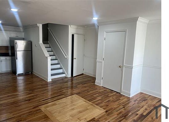 1st image of 4054 Aspen St