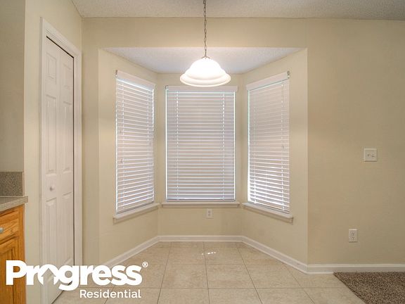 5th image of 1018 S Whirlaway Cir