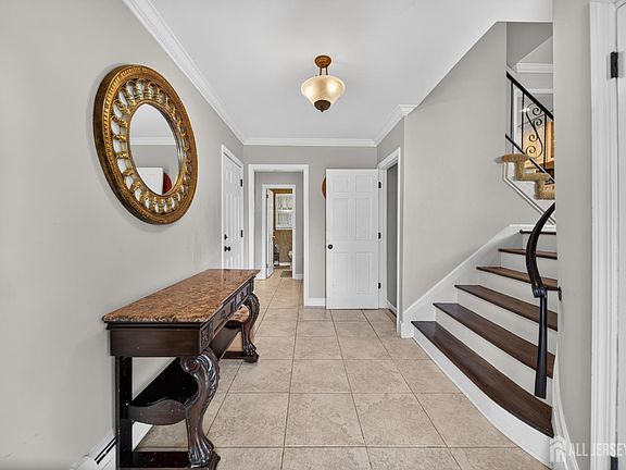 5th image of 9 Nightingale St